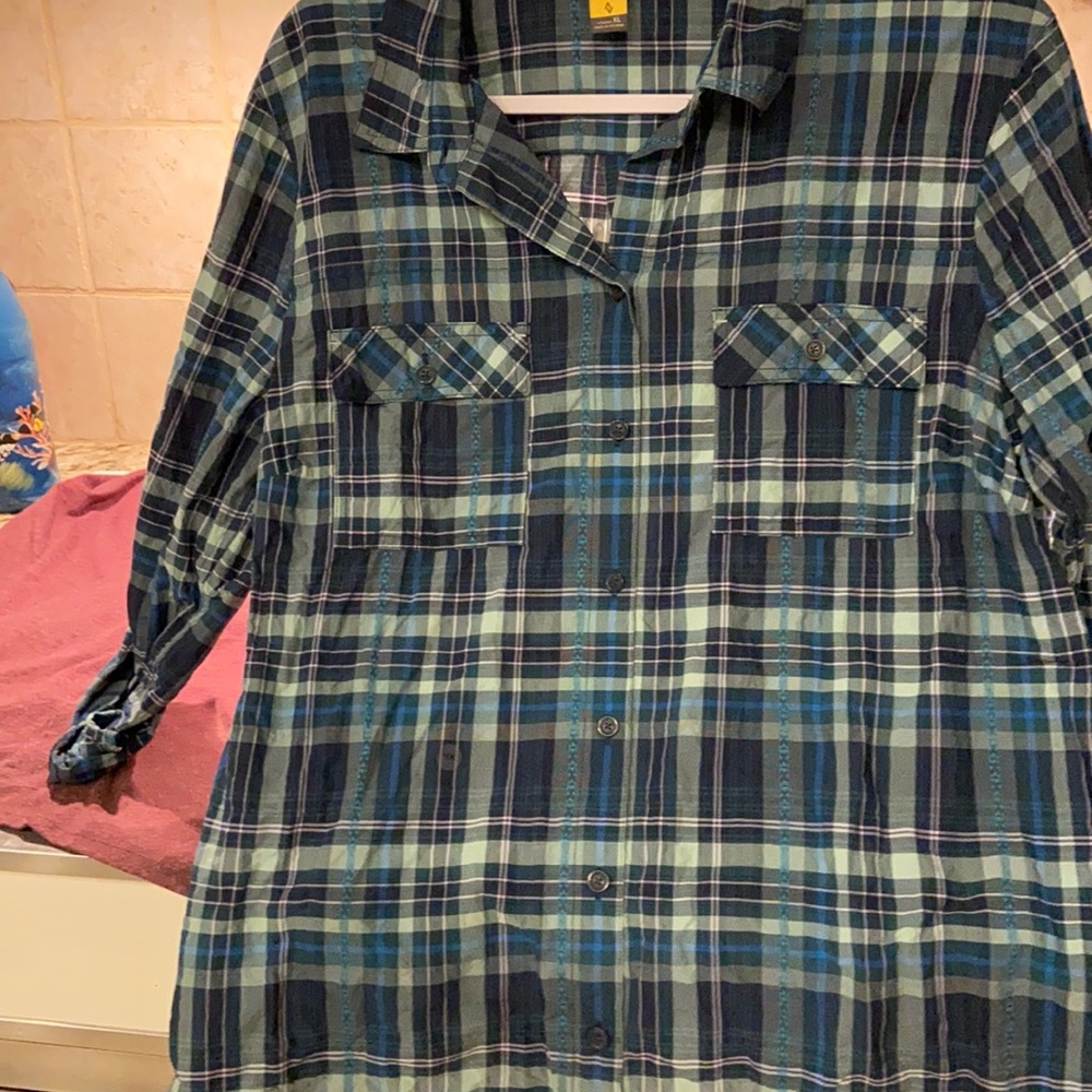 NWOT Women’s Eddie Bauer crinkle style blouse